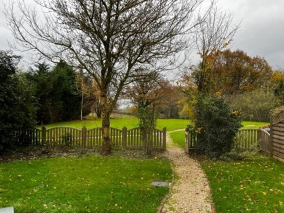 Charming Picturesque Cottage - Nr Tenterden & Rye, Pets Welcomed Rolvenden ภายนอก รูปภาพ